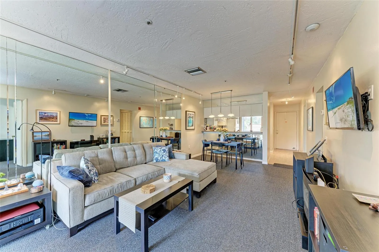 2124 TAMIAMI TRL #207, #207