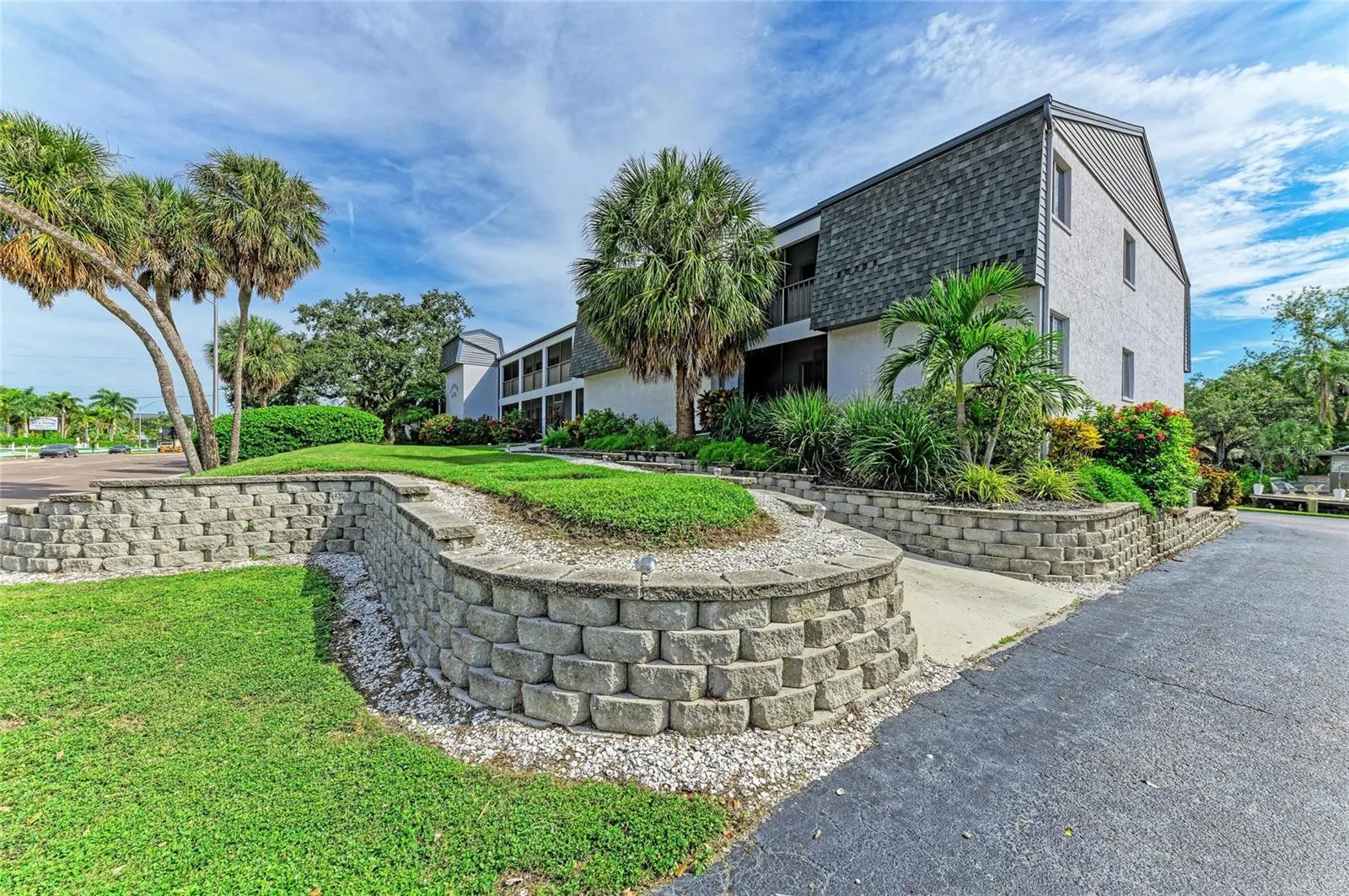2124 TAMIAMI TRL #207, #207