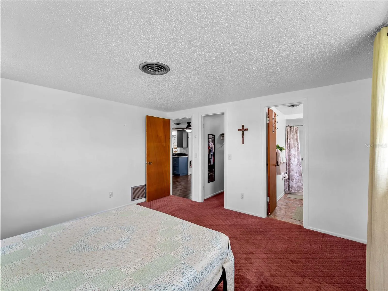 540 OXFORD DR