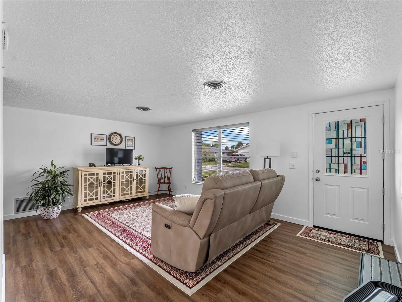 540 OXFORD DR