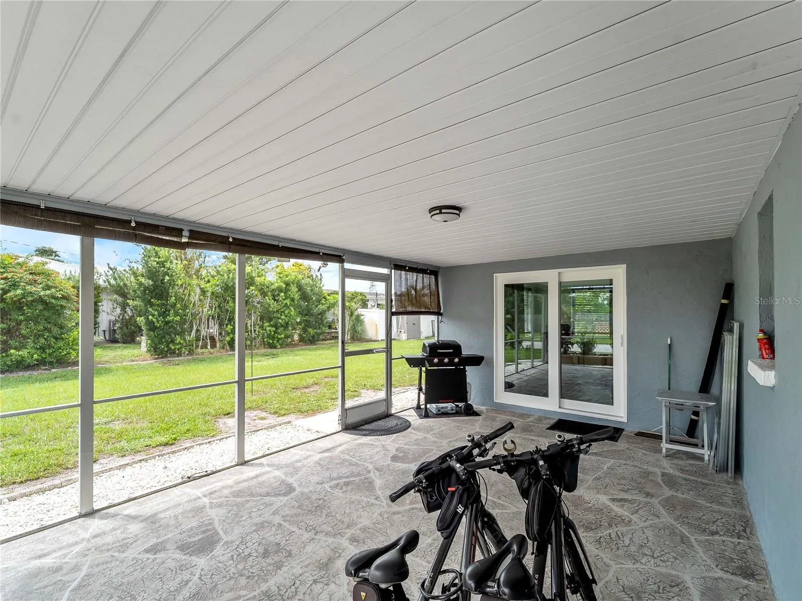 540 OXFORD DR