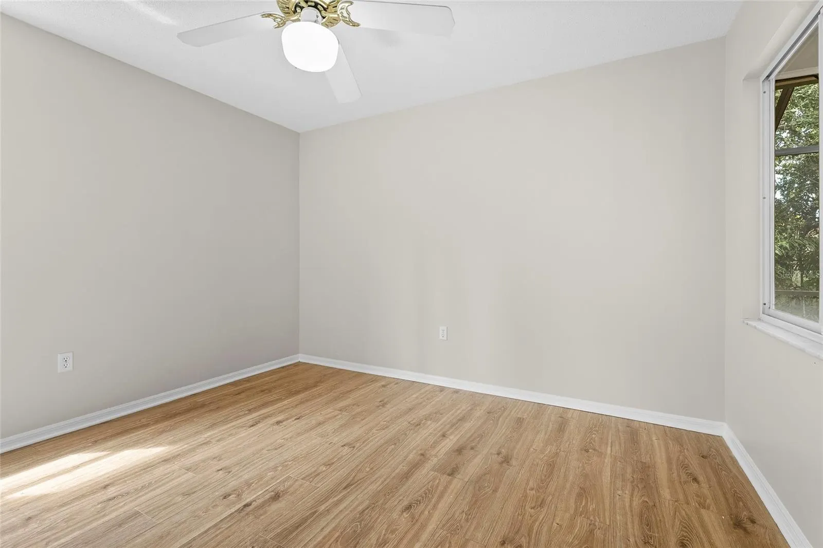 7710 33RD LN E