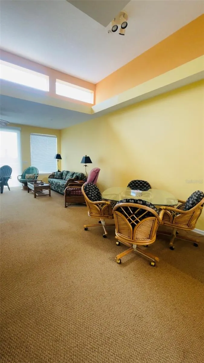 8238 HARBORSIDE CIR