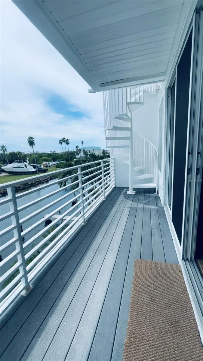 8238 HARBORSIDE CIR