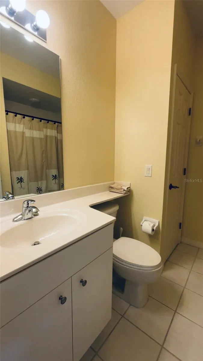 8238 HARBORSIDE CIR