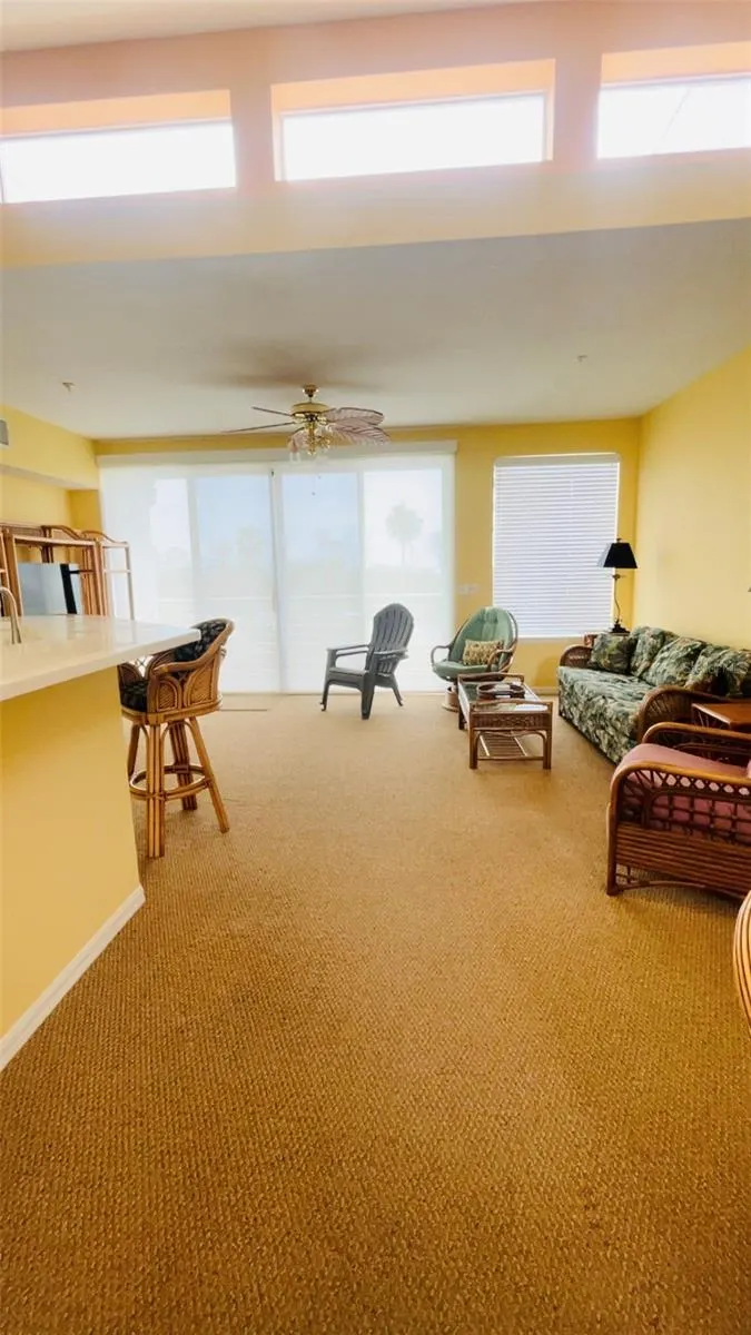 8238 HARBORSIDE CIR