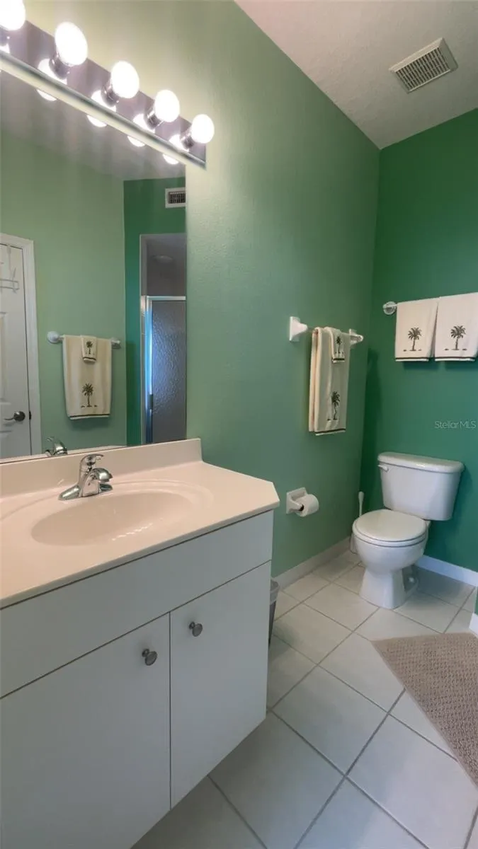 8238 HARBORSIDE CIR