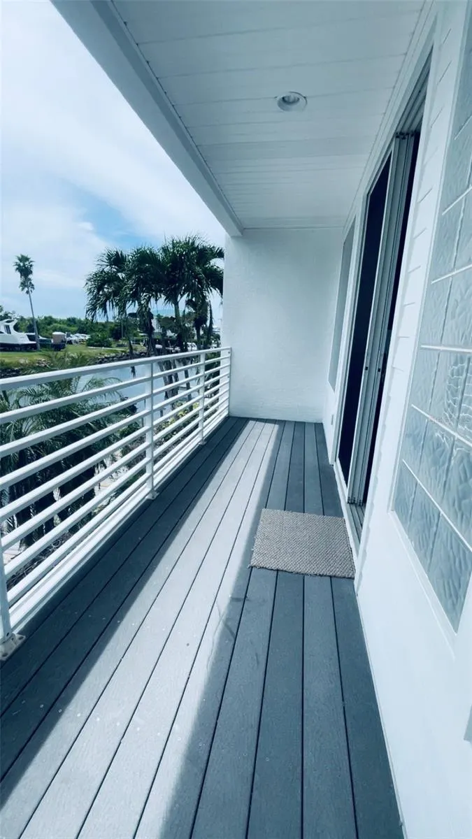 8238 HARBORSIDE CIR