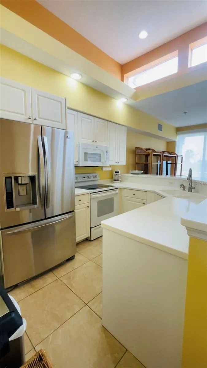 8238 HARBORSIDE CIR
