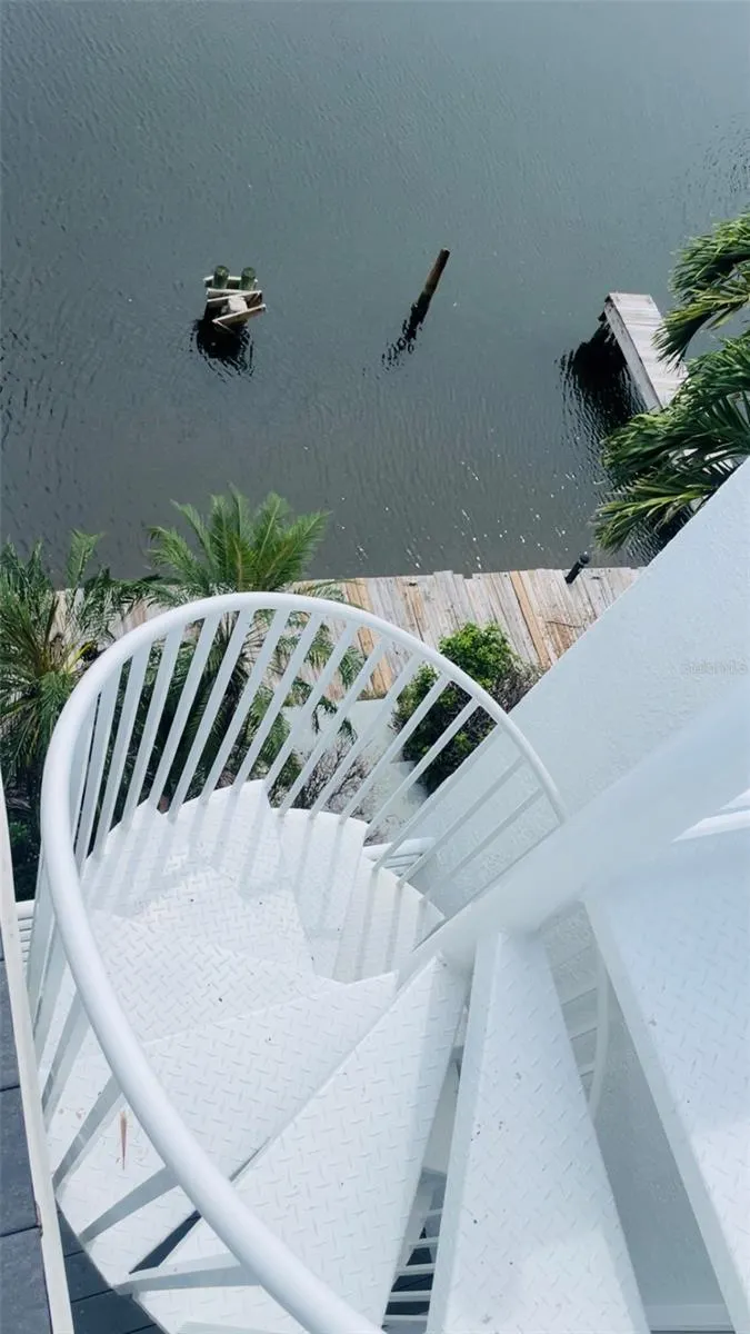 8238 HARBORSIDE CIR