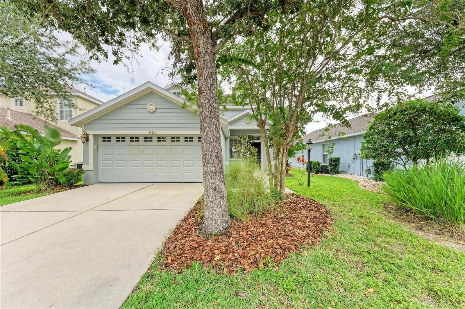 15121 SEAROBBIN DR