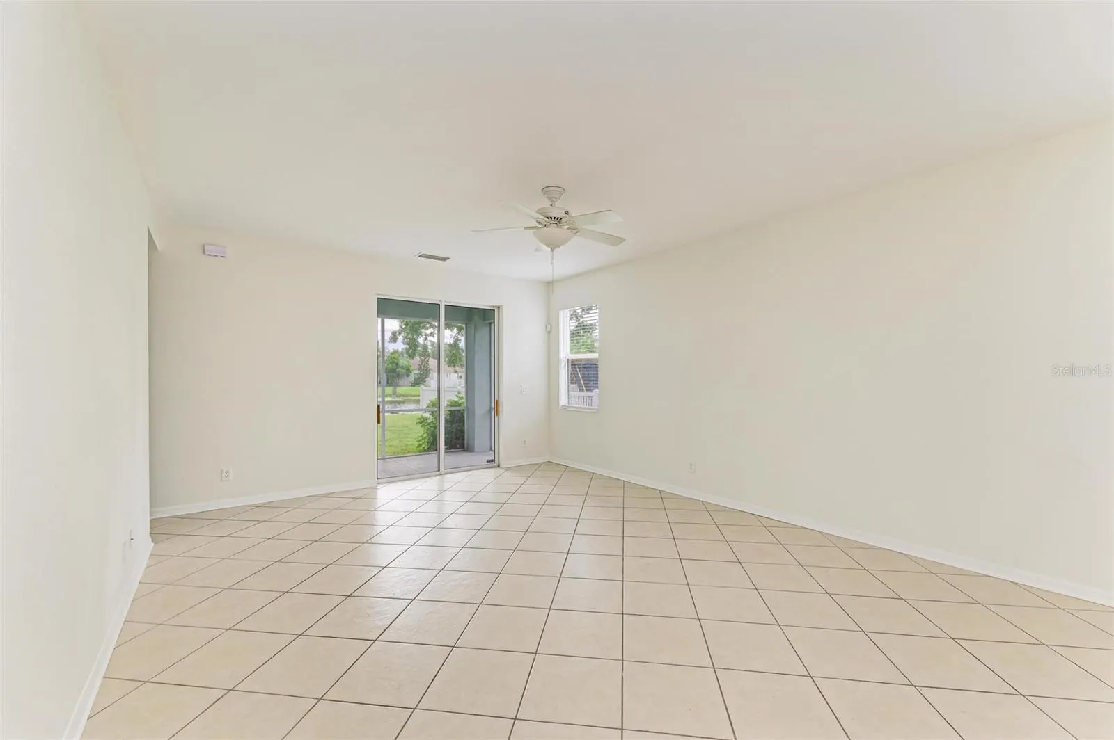15121 SEAROBBIN DR
