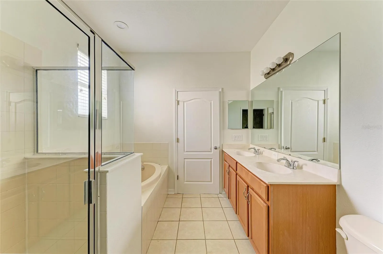 15121 SEAROBBIN DR