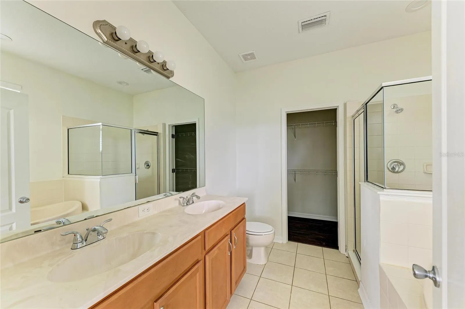 15121 SEAROBBIN DR