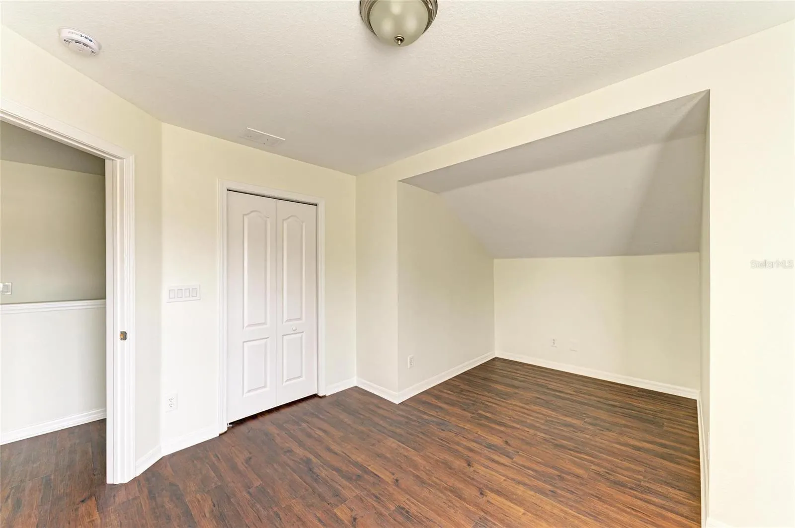 15121 SEAROBBIN DR