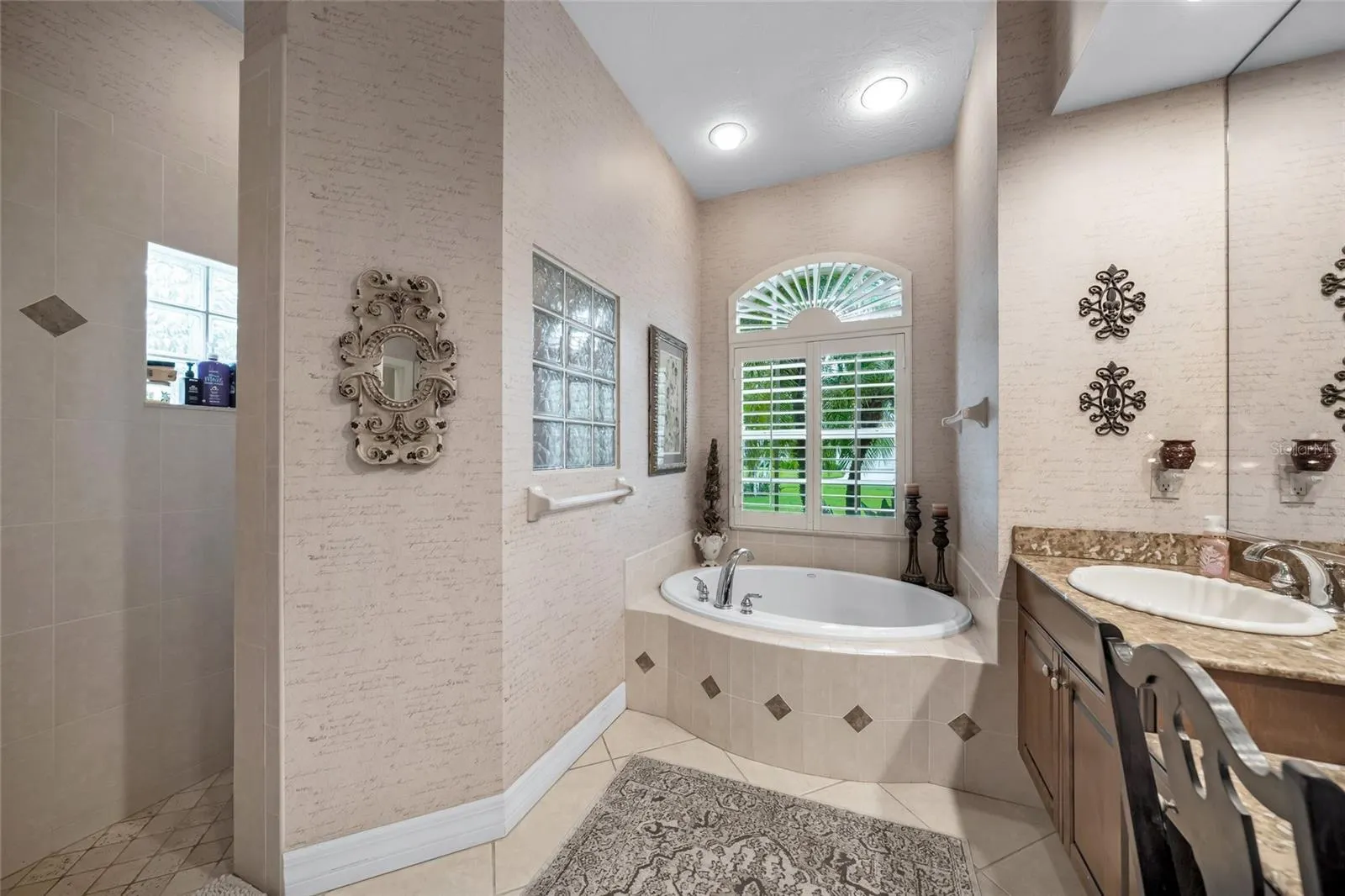 3711 EAGLE HAMMOCK DR