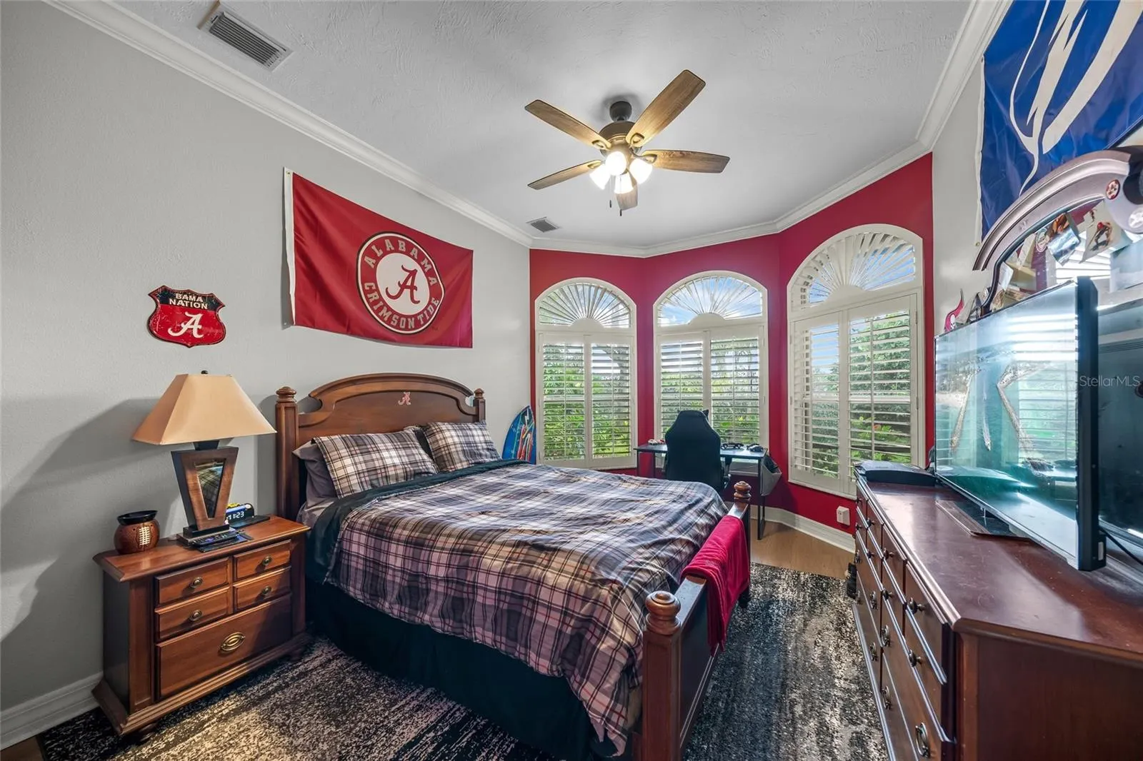 3711 EAGLE HAMMOCK DR