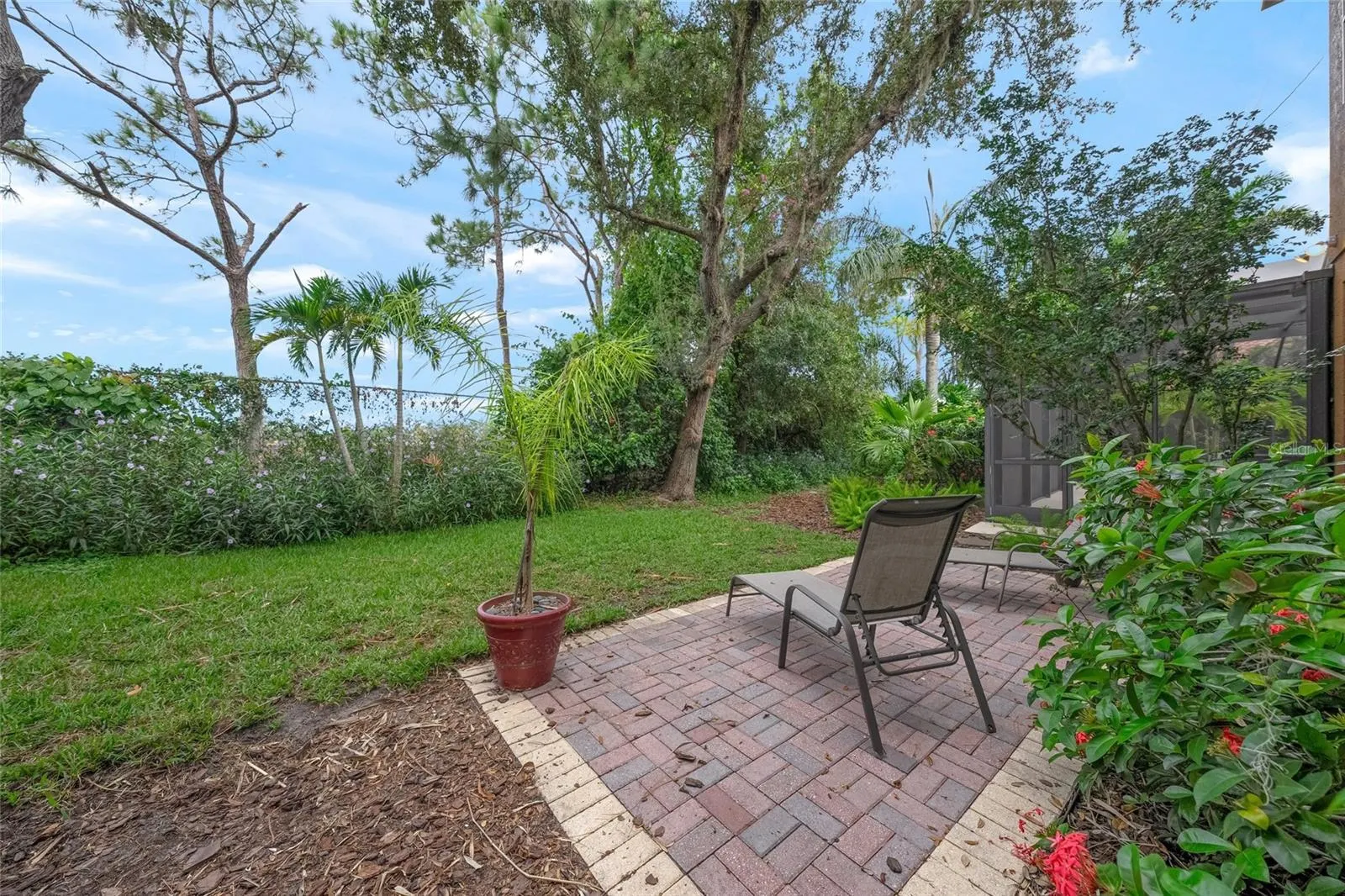 3711 EAGLE HAMMOCK DR