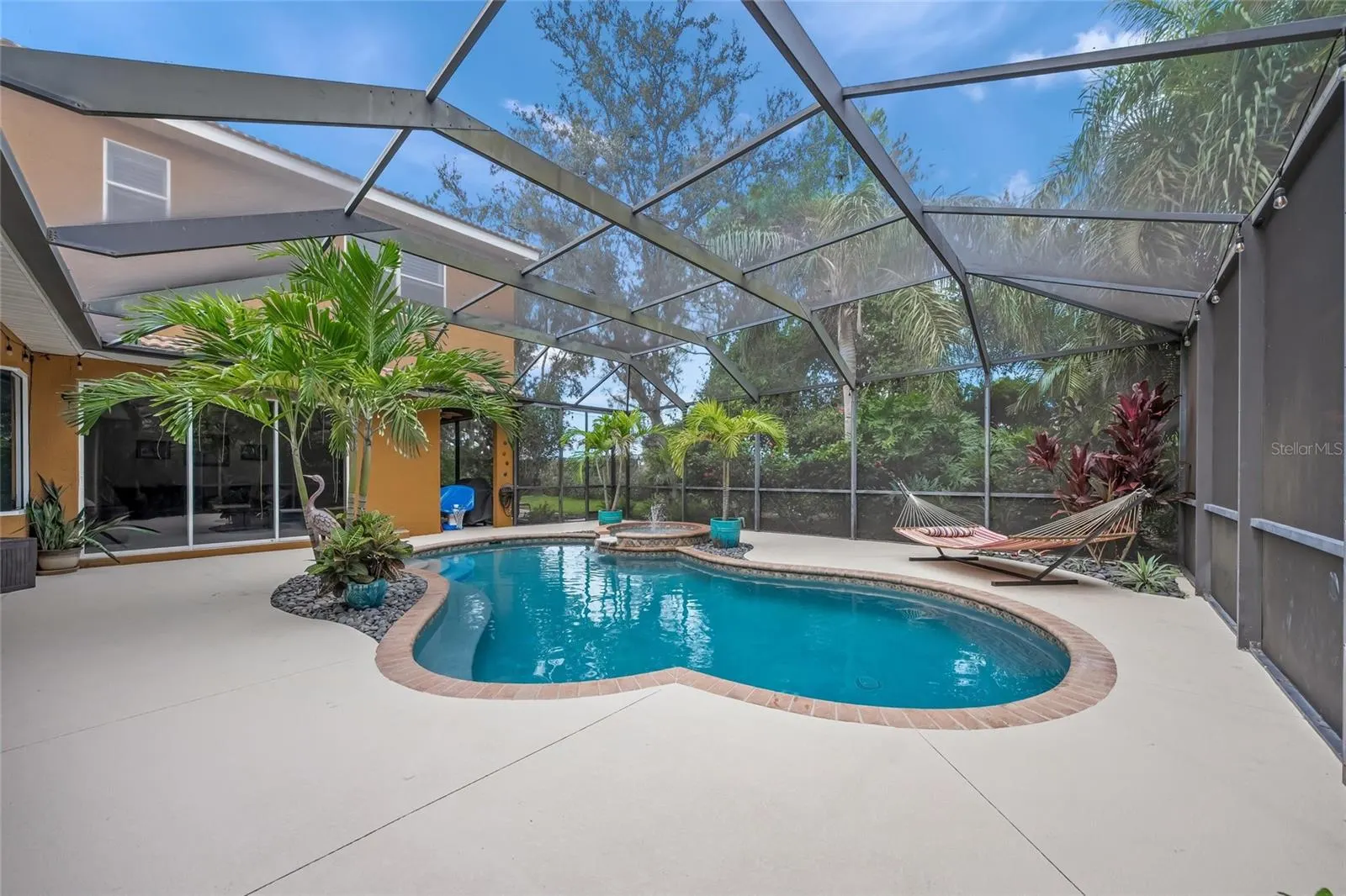 3711 EAGLE HAMMOCK DR