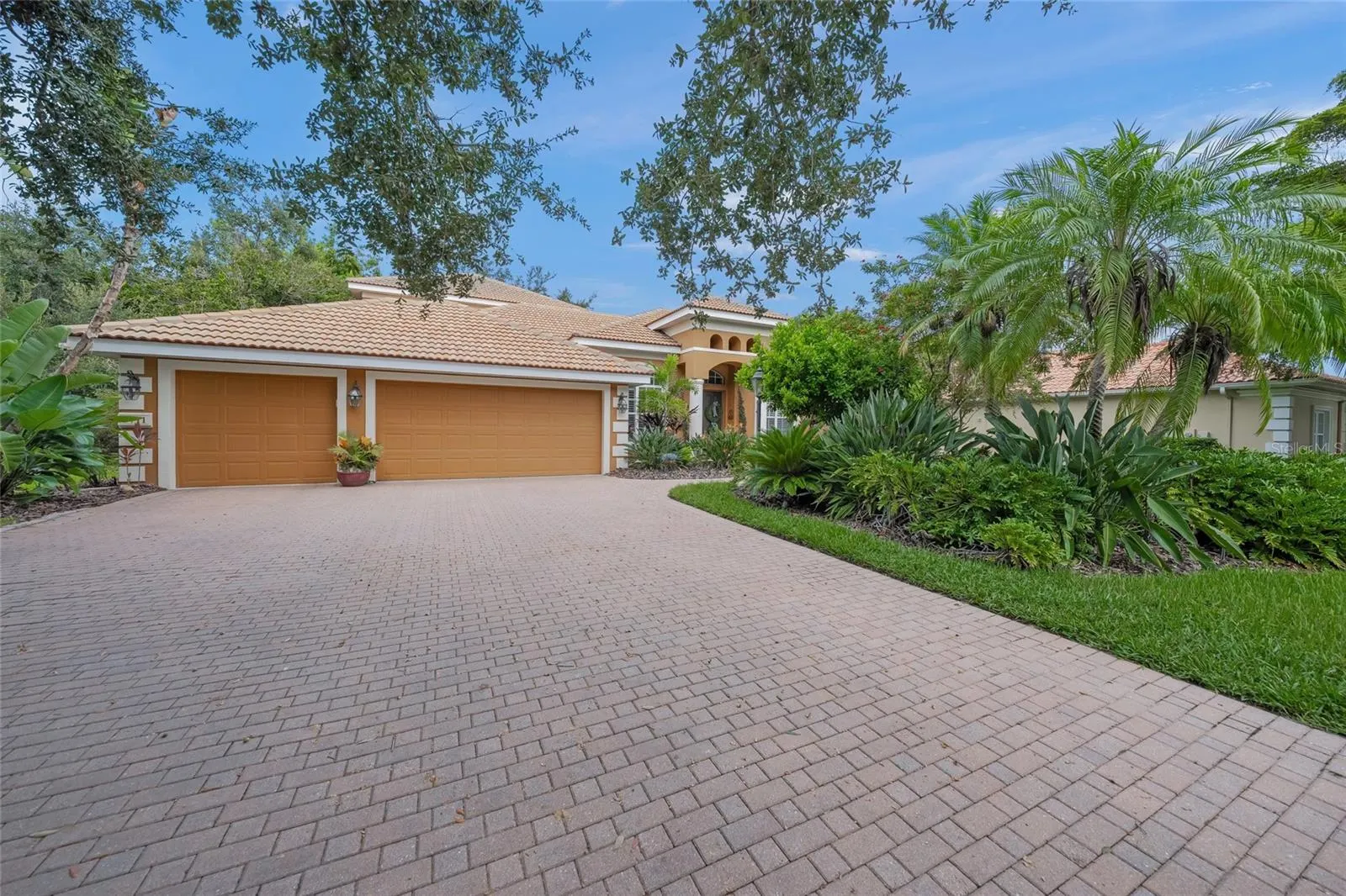 3711 EAGLE HAMMOCK DR