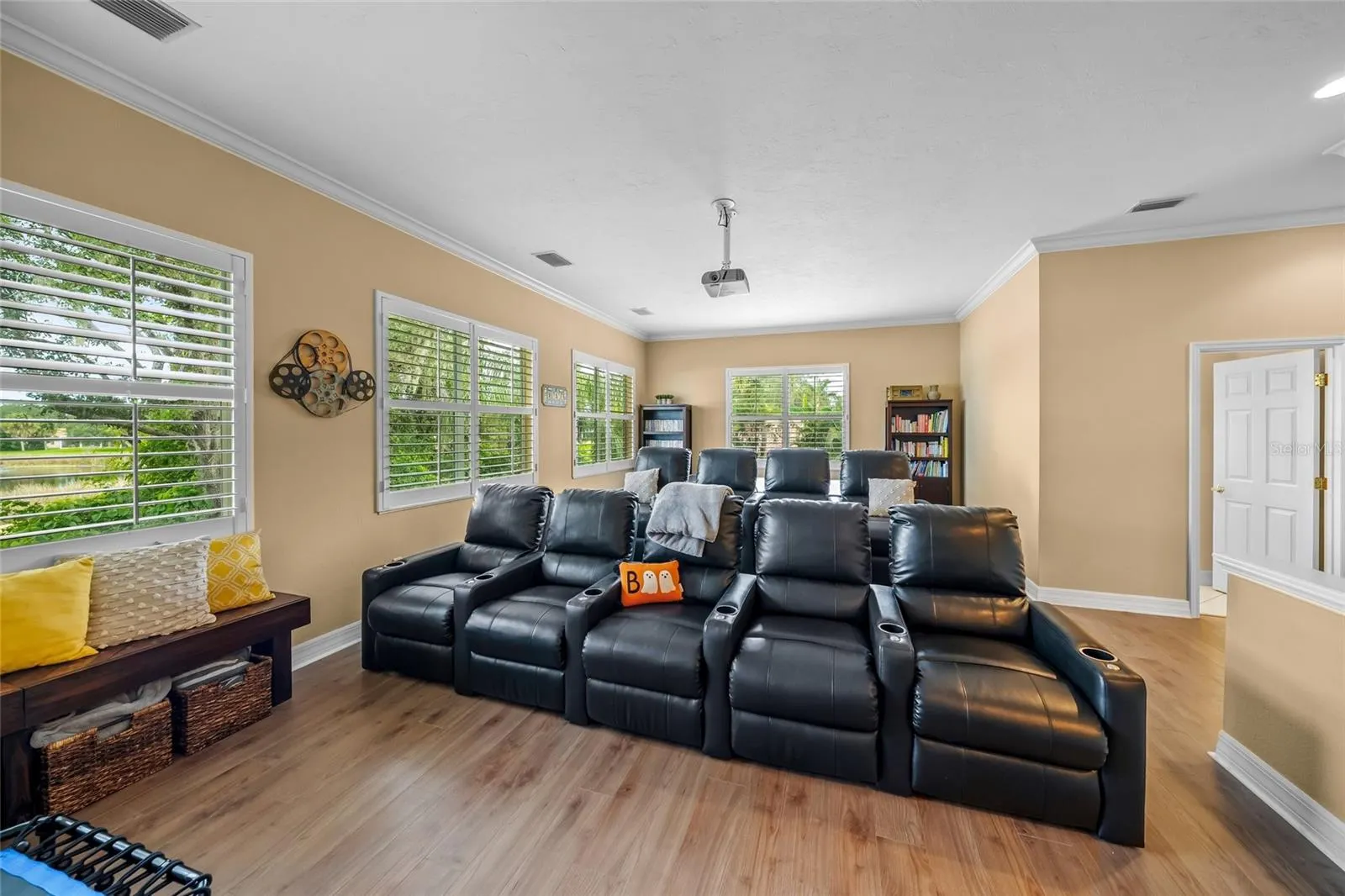 3711 EAGLE HAMMOCK DR