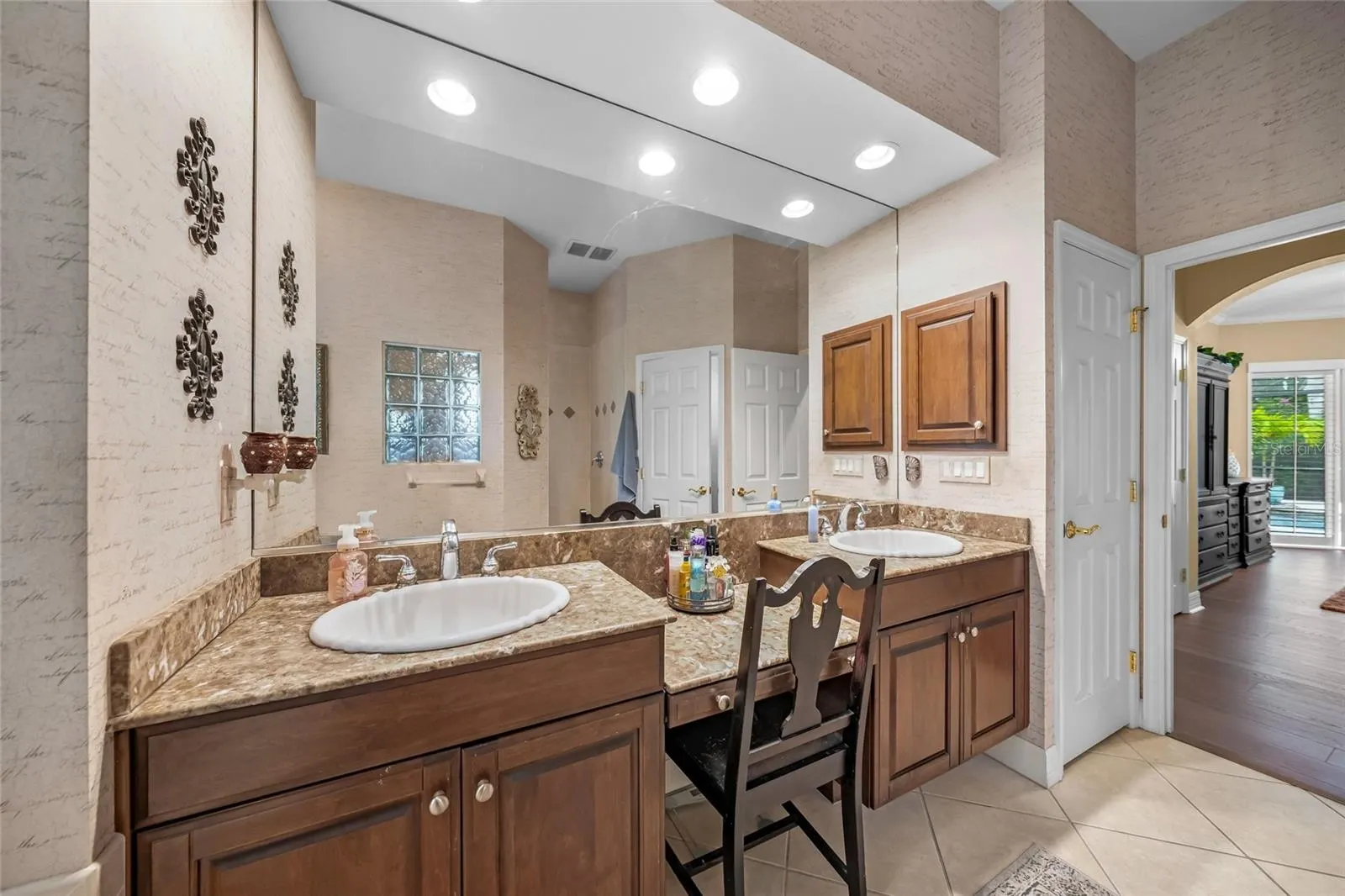 3711 EAGLE HAMMOCK DR