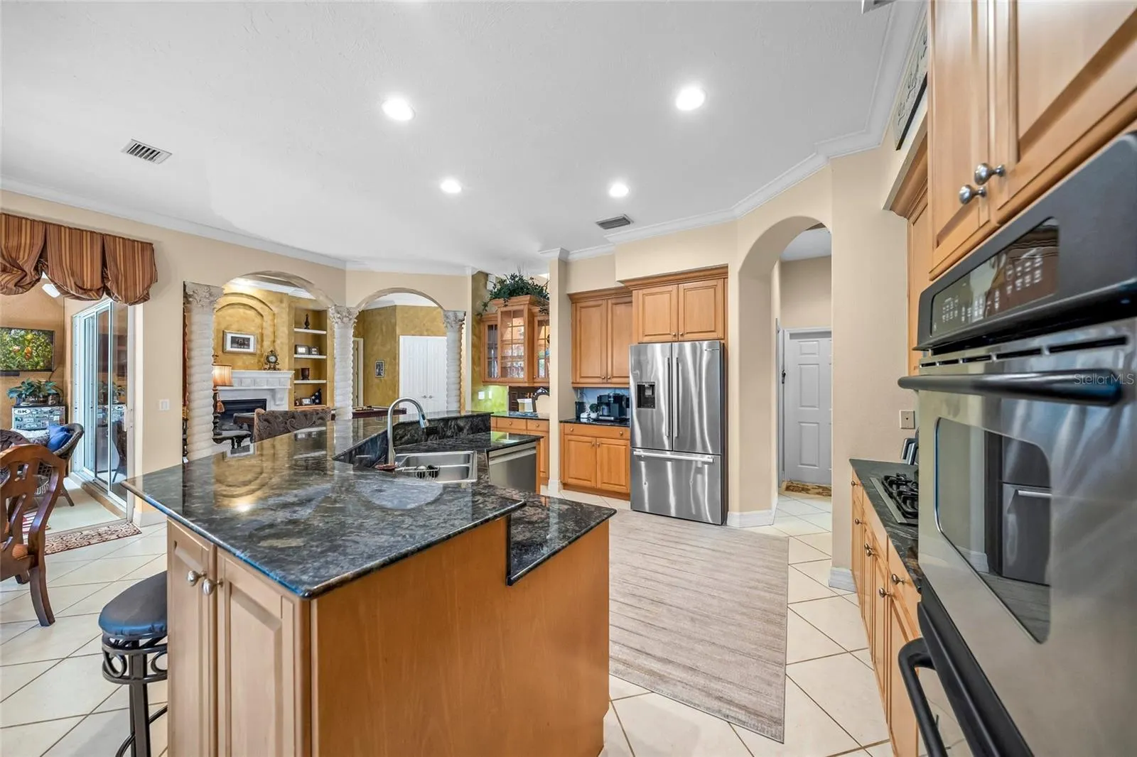 3711 EAGLE HAMMOCK DR
