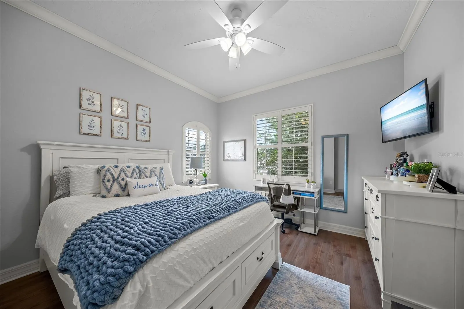 3711 EAGLE HAMMOCK DR