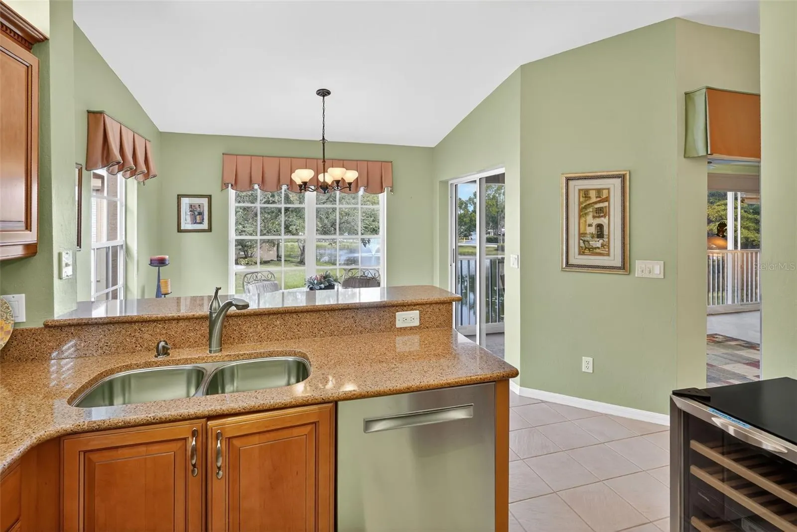15010 LAKESIDE VIEW DR #202, #202