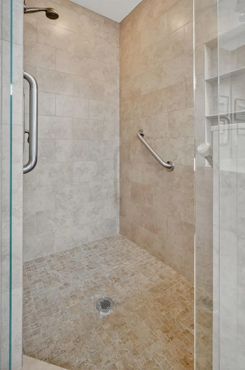 15010 LAKESIDE VIEW DR #202, #202