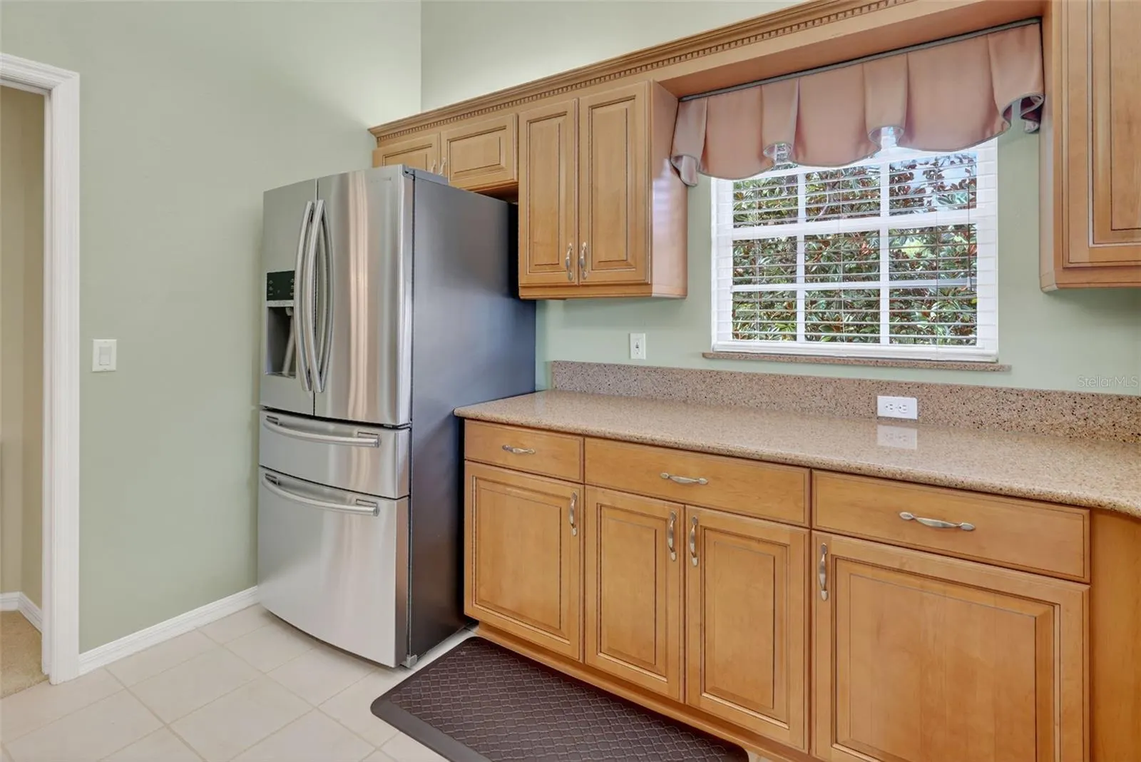 15010 LAKESIDE VIEW DR #202, #202