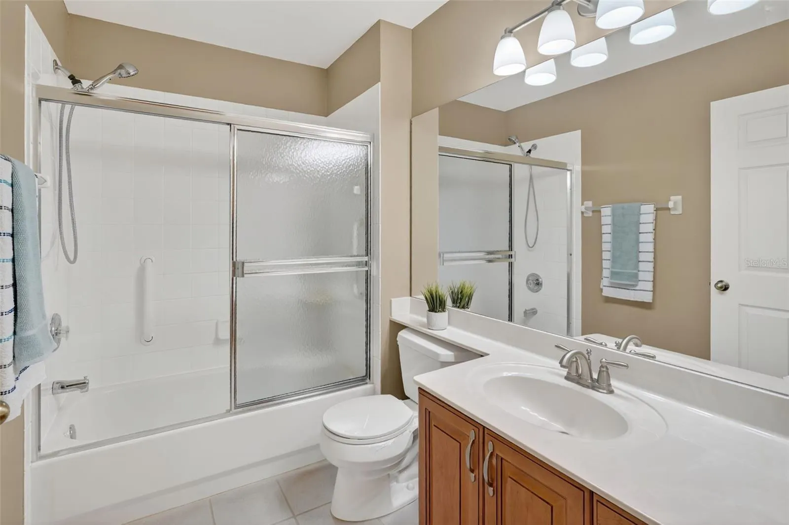 15010 LAKESIDE VIEW DR #202, #202