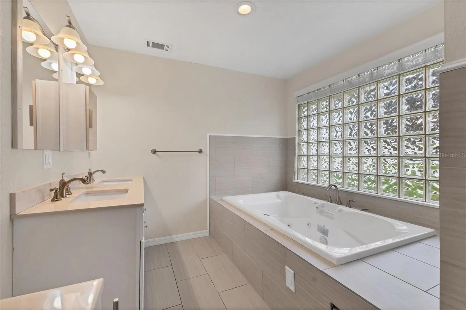3821 CALLIANDRA DR