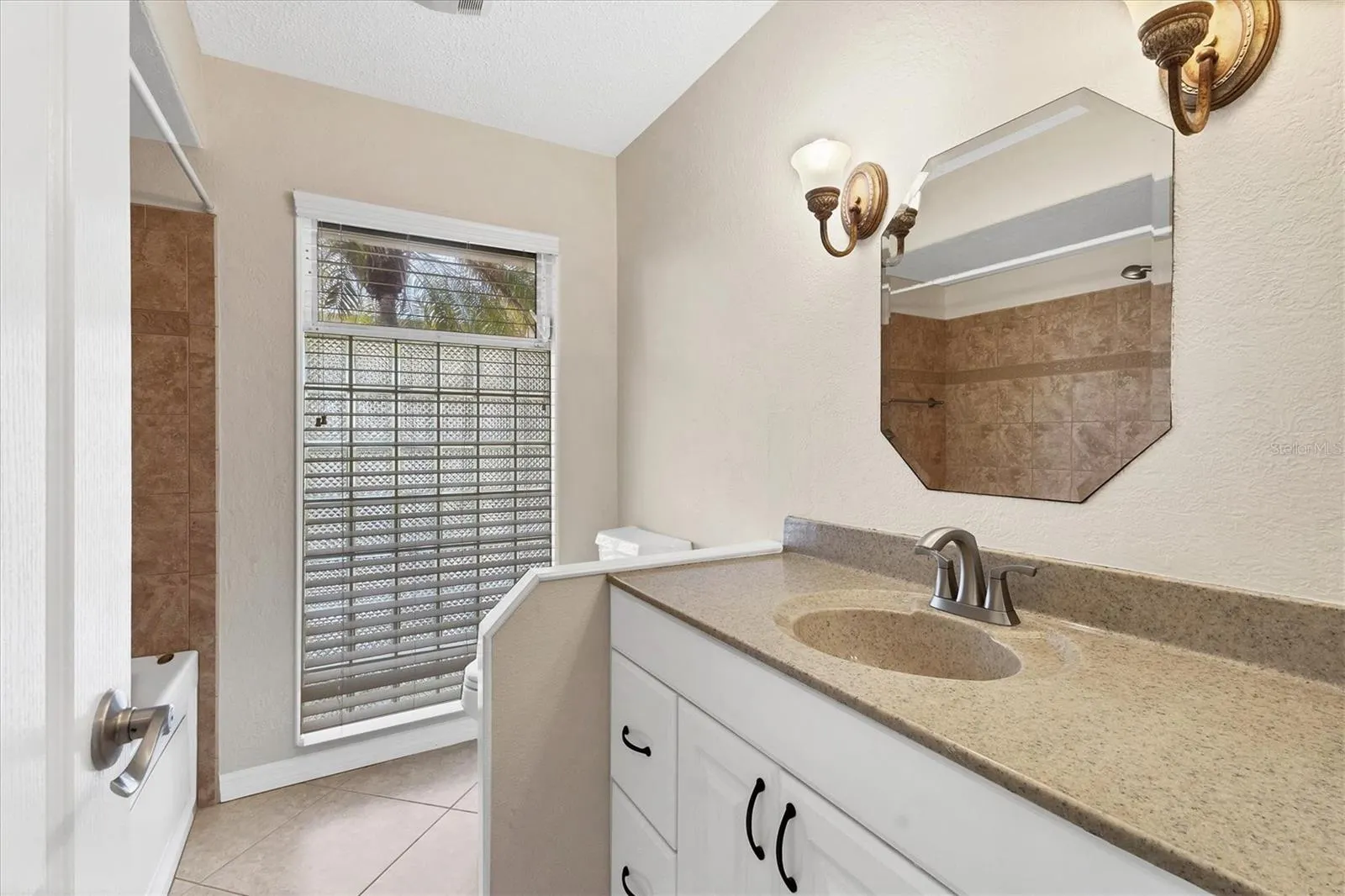 3821 CALLIANDRA DR