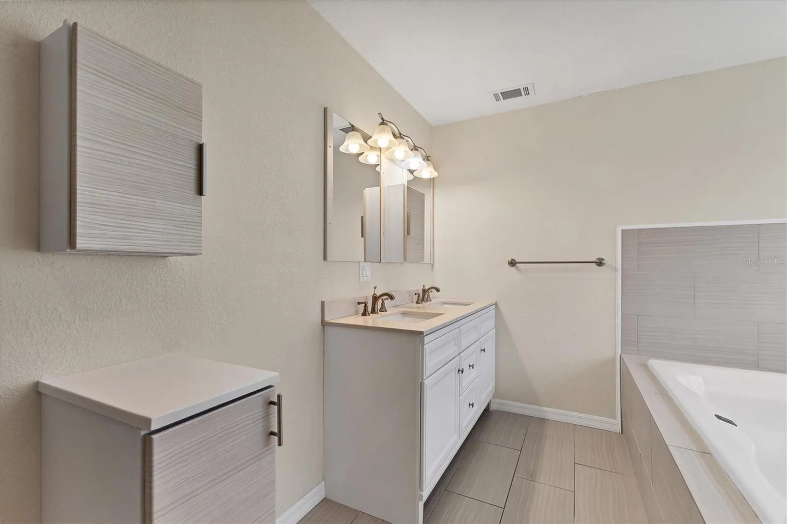 3821 CALLIANDRA DR