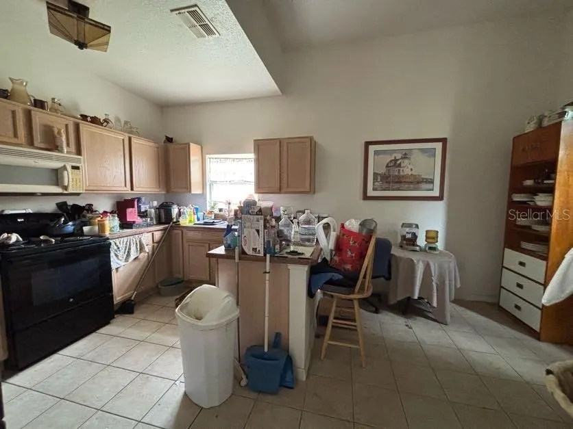 106 VISTA DR
