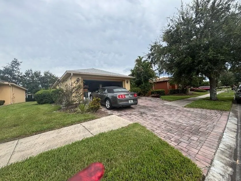 106 VISTA DR