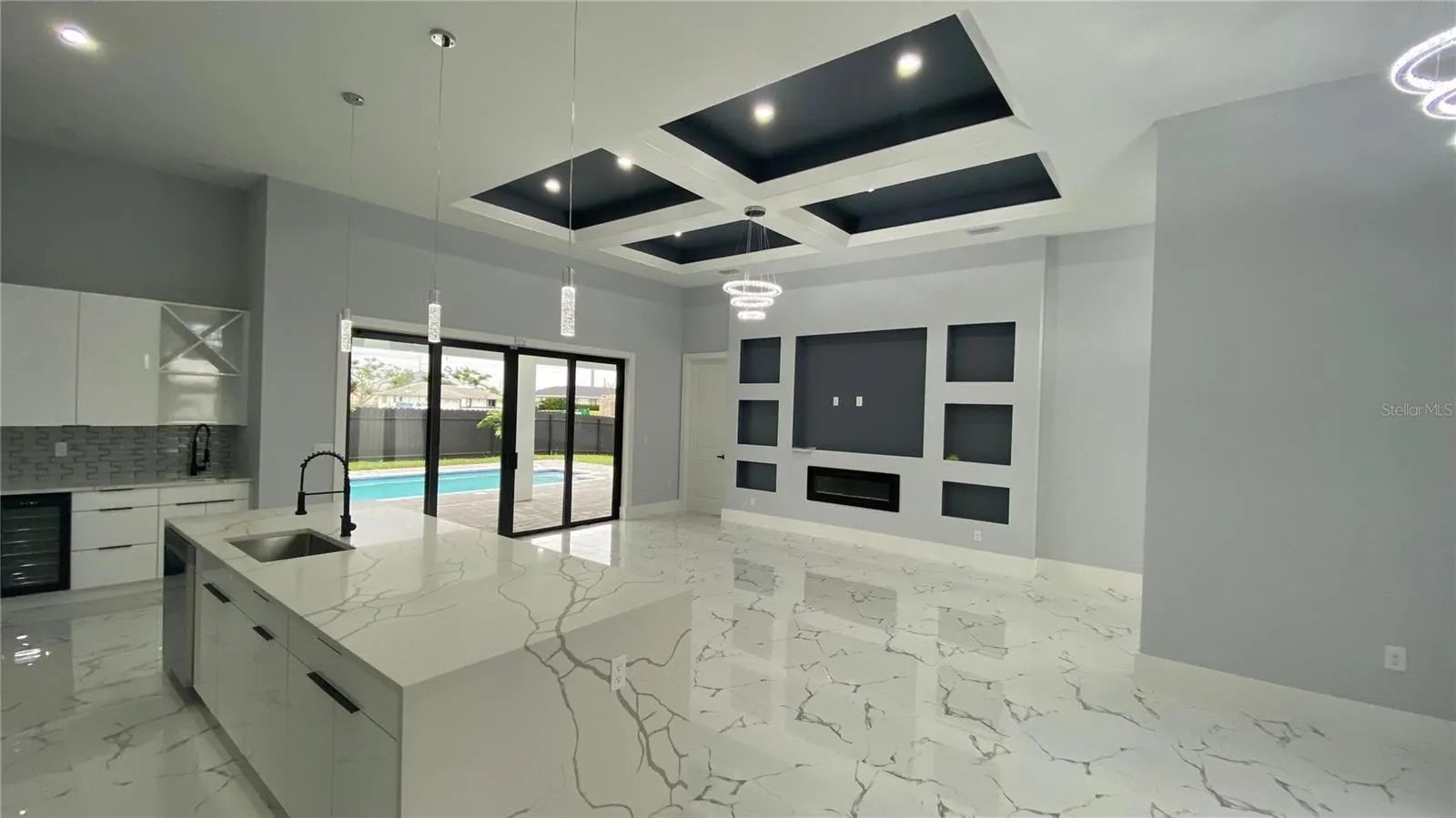21 NW 7TH ST