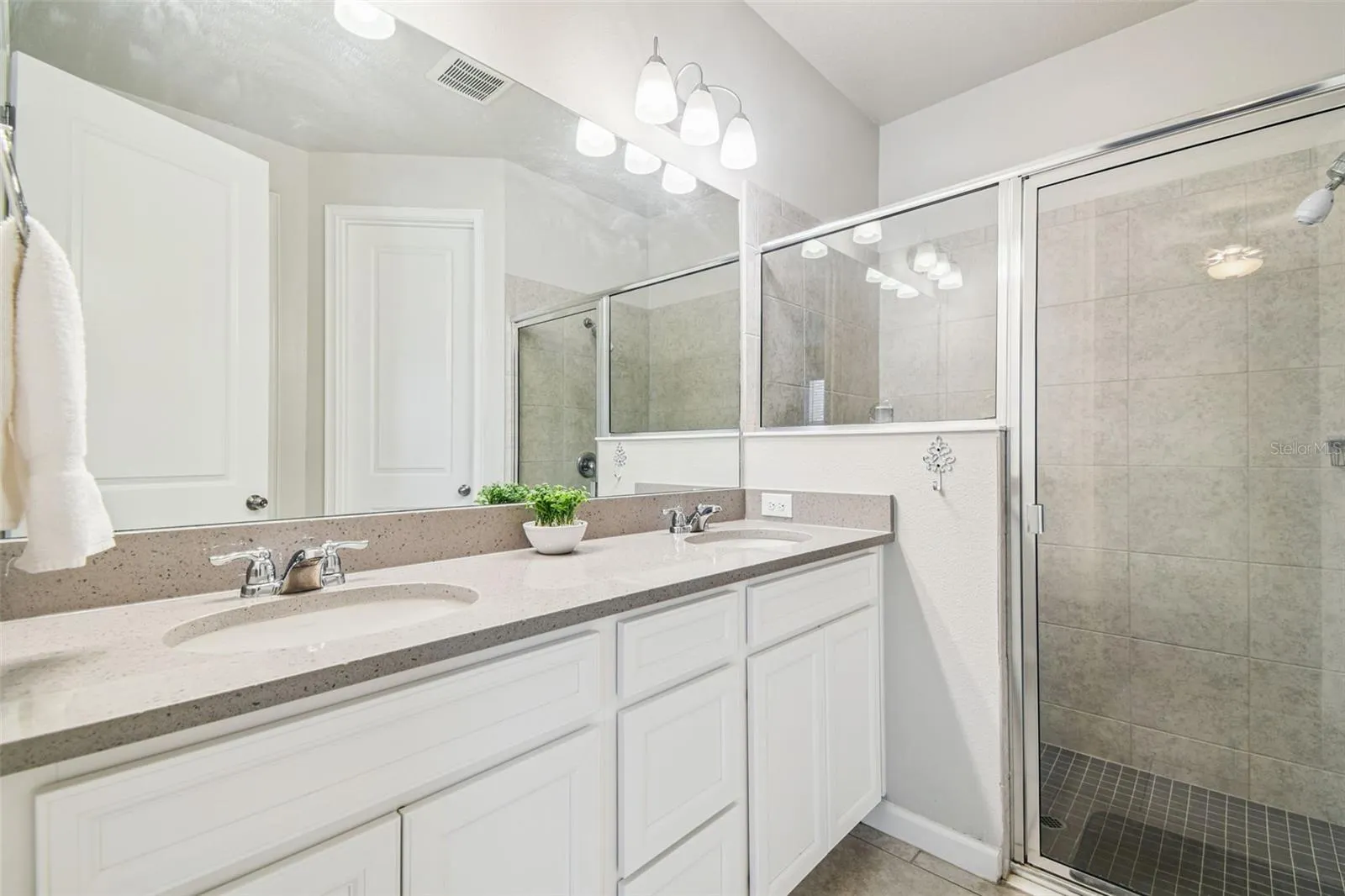 11514 CEDAR VALLEY #101, #101