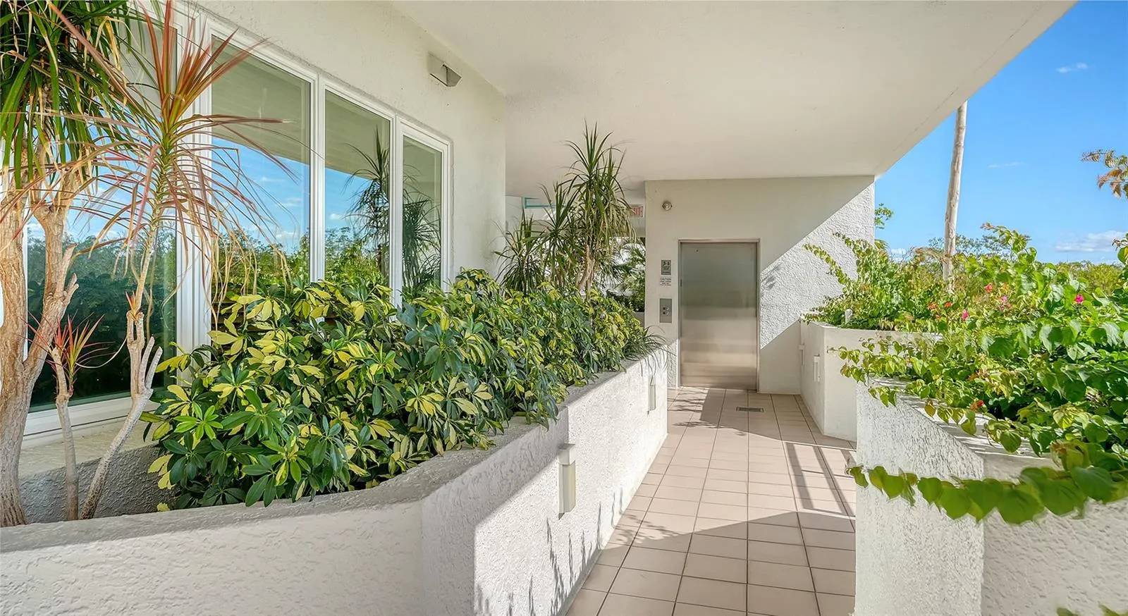 350 GULF OF MEXICO DR #211, #211