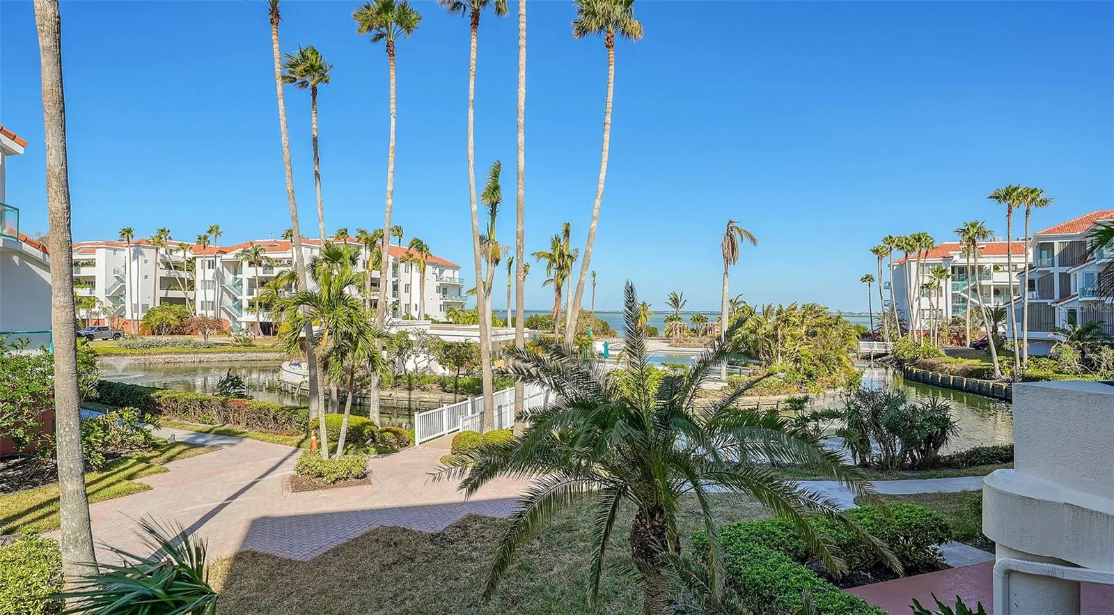 350 GULF OF MEXICO DR #211, #211
