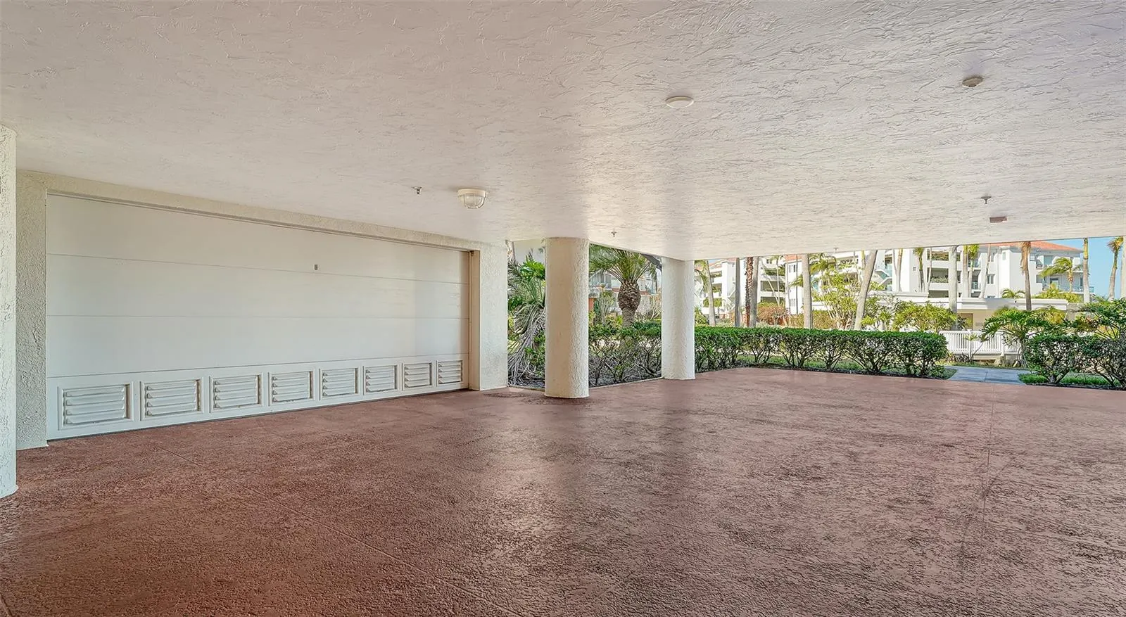 350 GULF OF MEXICO DR #211, #211