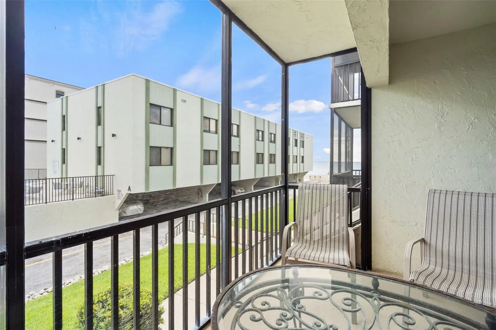 2810 N BEACH RD #106, #106
