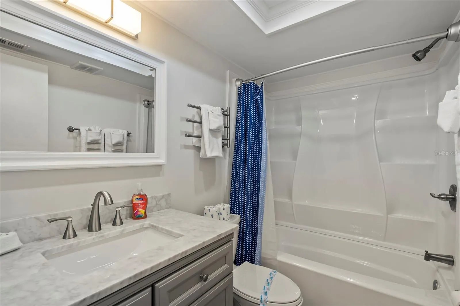 2810 N BEACH RD #106, #106