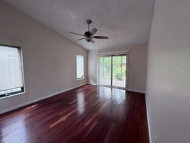 2393 AUBREY LN