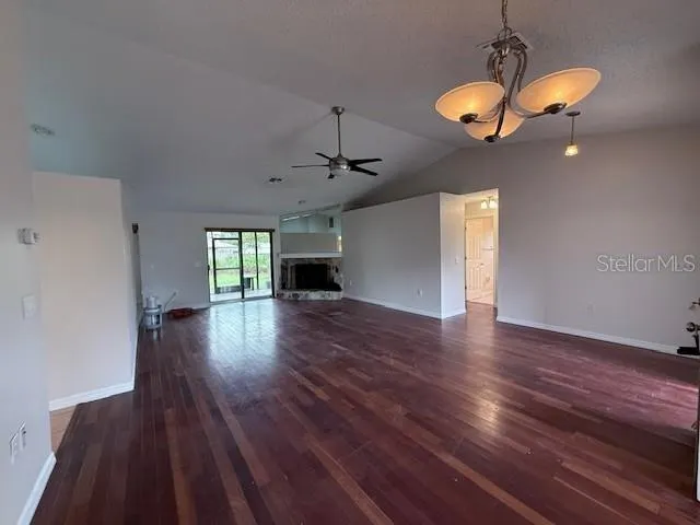 2393 AUBREY LN