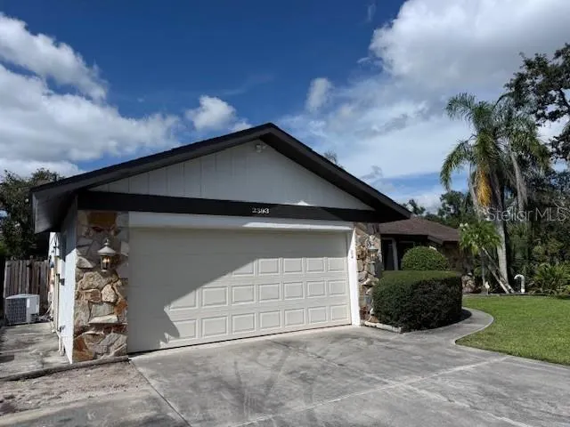 2393 AUBREY LN