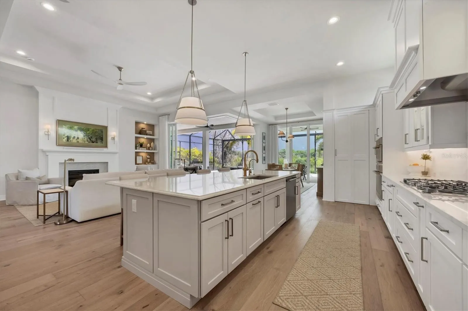 8368 SEA GLASS CT