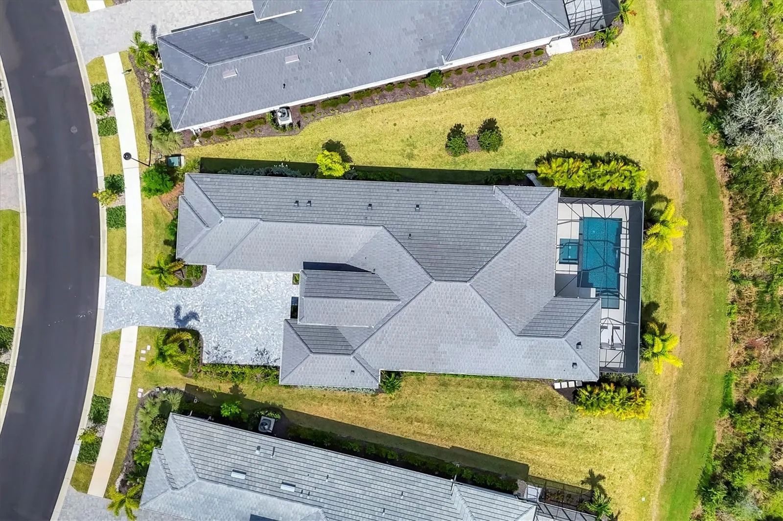8368 SEA GLASS CT