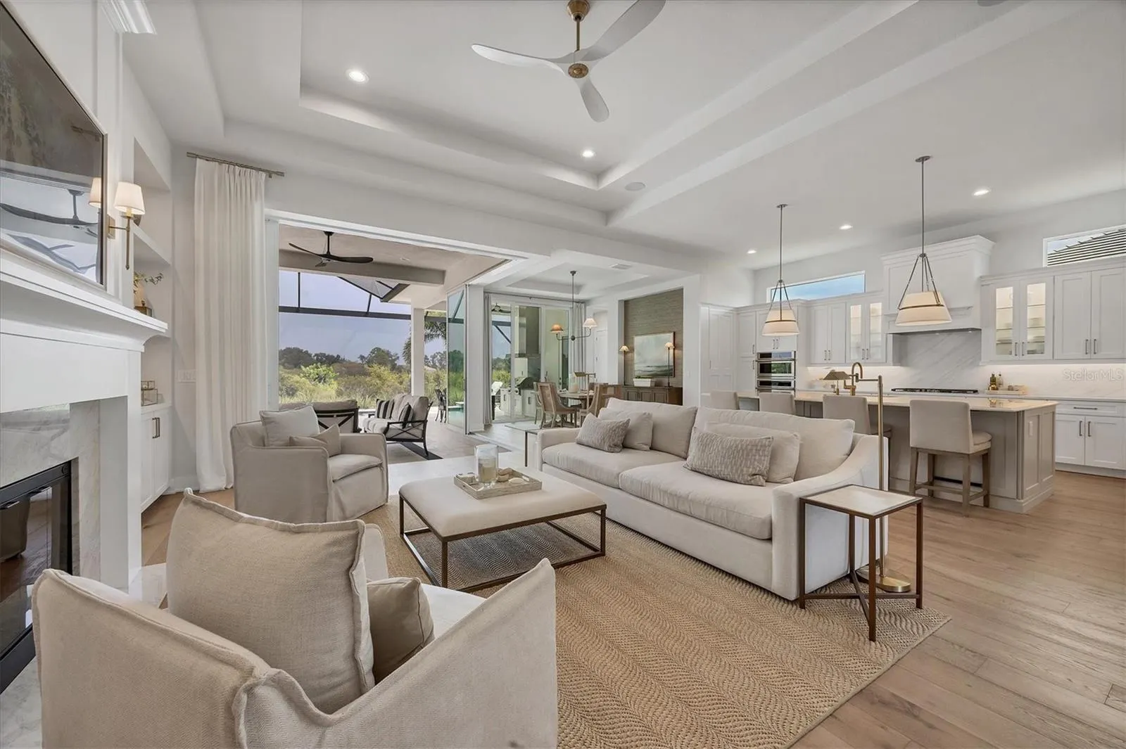 8368 SEA GLASS CT